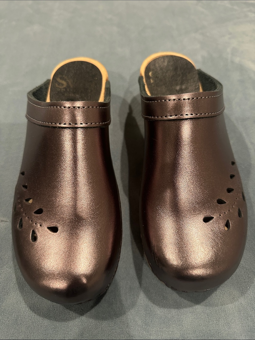 Sven Women’s Slide Clogs — Metallic gray/purple Slip-On Comfort